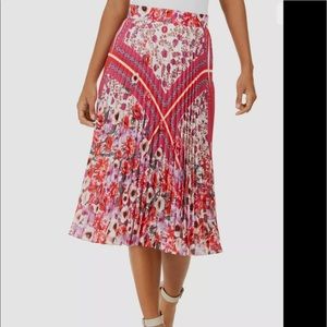 NWT Elie Tahari Women Pink Floral Skirt Size 12 NWT $298